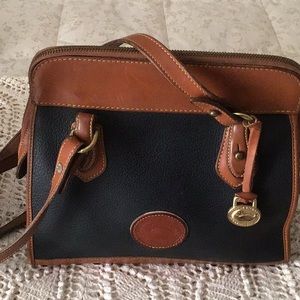 Vintage DOONEY AND BOURKE NAVY/CARPET SHOU…